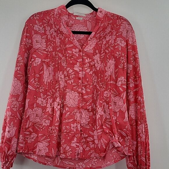 3 For$20 Vaheusen Pink button down shirt w/ Pink flowers size XS - Picture 1 of 6